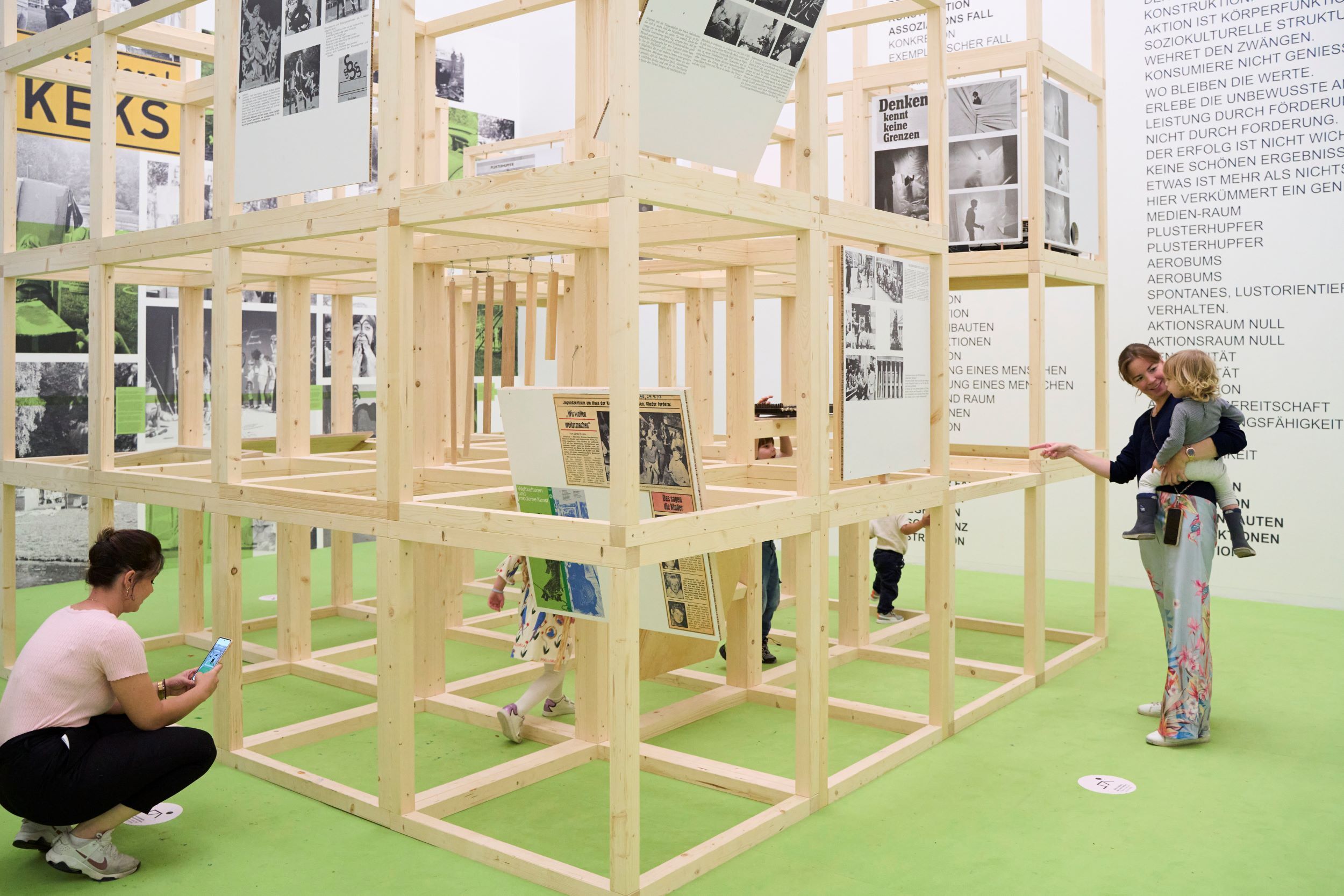 “Archives in Residence: KEKS”, Exhibition view Haus der Kunst 2025. Photo: Milena Wojhan.