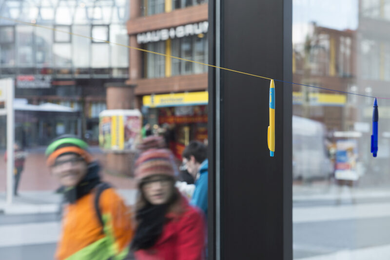 Sara MacKillop: 6 Pens, 2014 Installationsansicht, Westfälischer Kunstverein, Münster, Courtesy the artist und Westfälischer Kunstverein