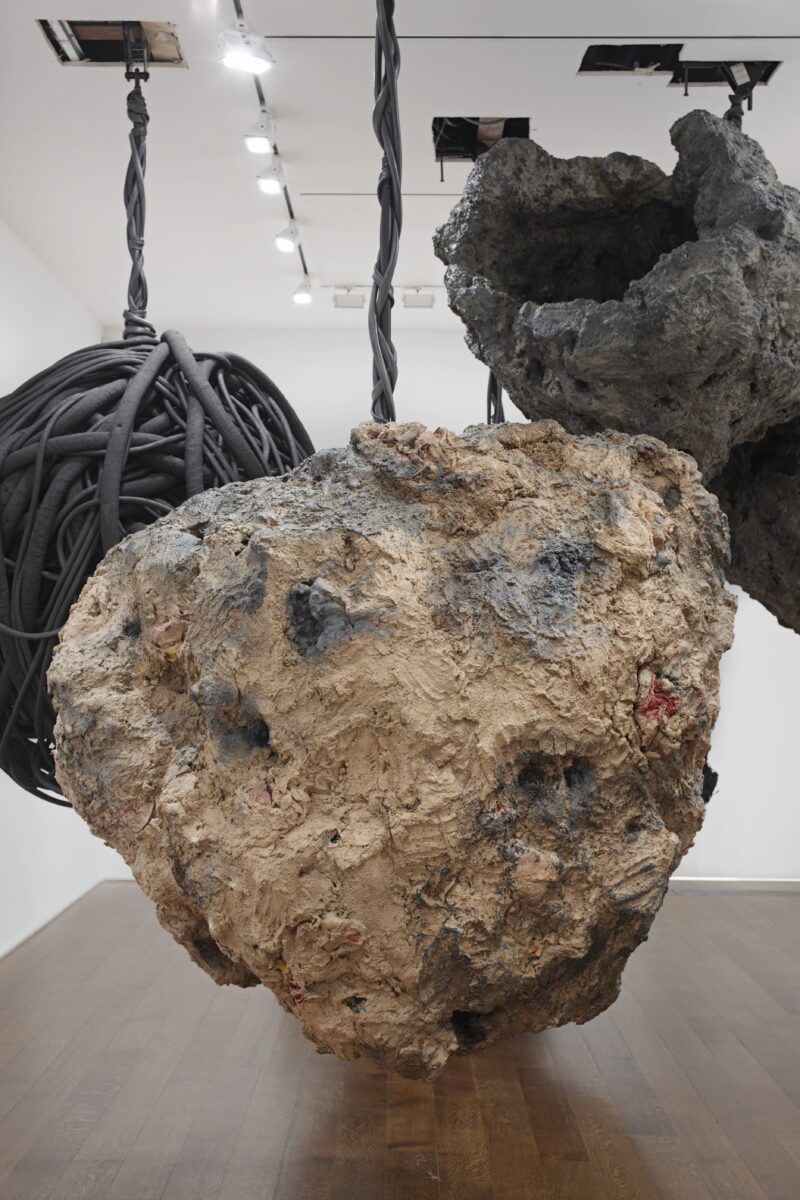 Phyllida Barlow, untitled: hanginglump, 2, 2012 © Phyllida Barlow, Courtesy the artist and Hauser & Wirth, Photo: Genevieve Hanson