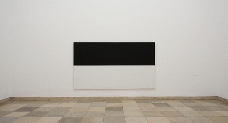 Ellsworth Kelly – Black and White, installation view, Haus der Kunst, 2011, Black White, 1967, Marguerite and Robert Hoffmann Collection © Ellsworth Kelly, photo Wilfried Petzi