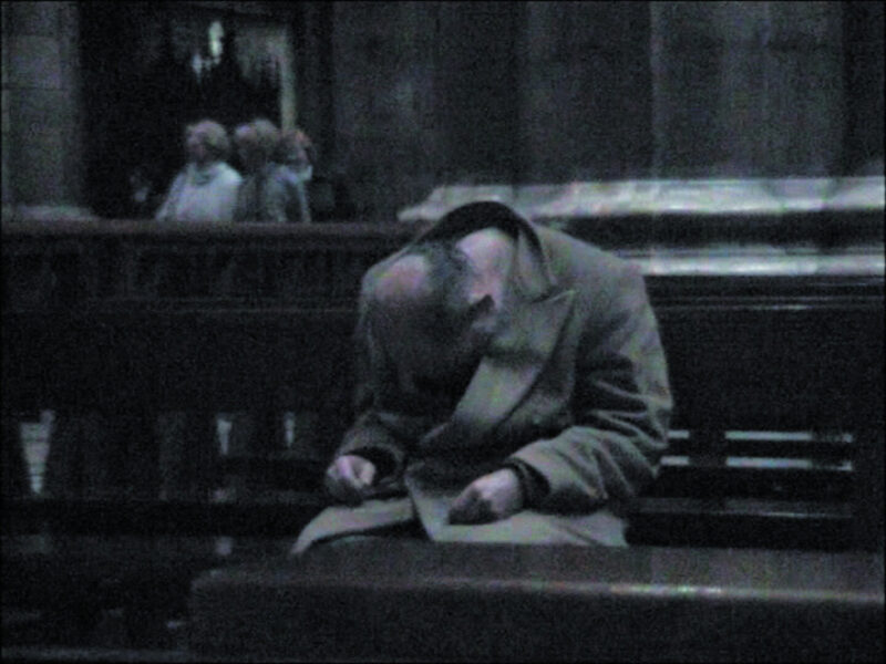 Anri Sala Uomoduomo, 2000 Still single channel video projection (color, no sound) 1’ 34’’ Courtesy Sammlung Goetz