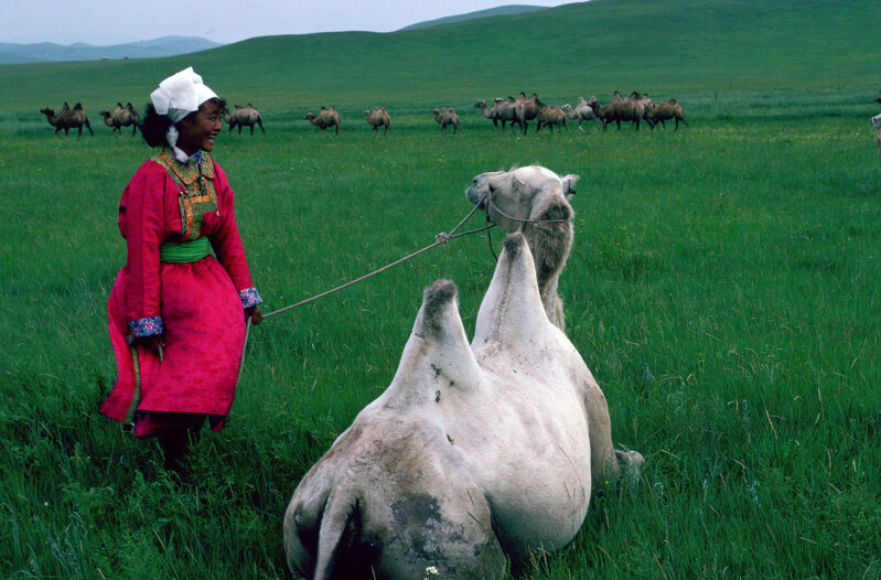 Ulrike Ottinger: Johanna d'Arc of Mongolia, 1989 1-Kanal-Video, Farbe, Ton; 35-mm-Film übertragen auf DVD Nr. 70 fortlaufend nummeriert ab Nr. 100, aber keine Edition 158' Courtesy Sammlung Goetz