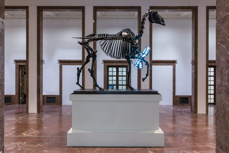 Hans Haacke: Gift Horse, 2015 Haus der Kunst 2017 Installationsansicht / Installation view Photo: Maximilian Geuter © VG Bild-Kunst, Bonn