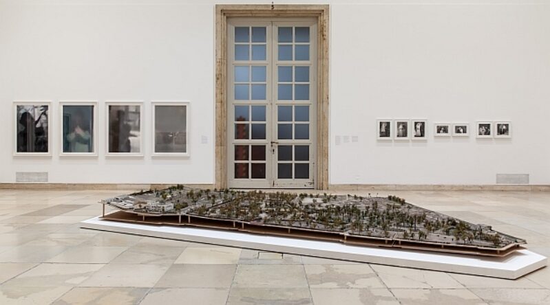 Eine Geschichte: Zeitgenössische Kunst aus dem Centre Pompidou, Installationsansicht, Haus der Kunst, 2016, Foto Maximilian Geuter