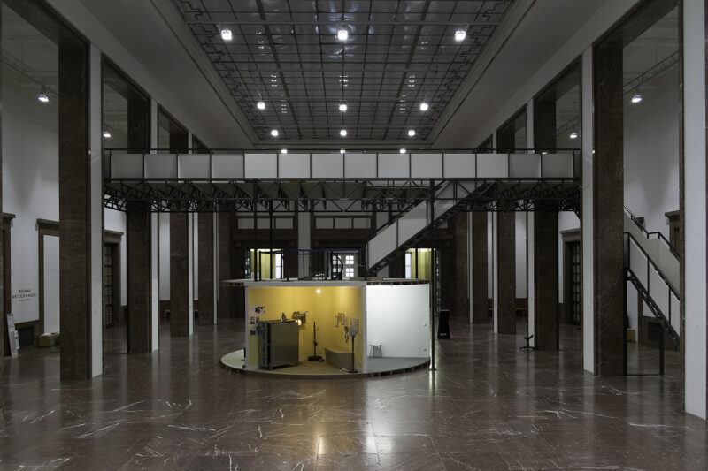 Manfred Pernice, Tutti IV, installation view, Haus der Kunst, 2013, photo Jörg Koopmann