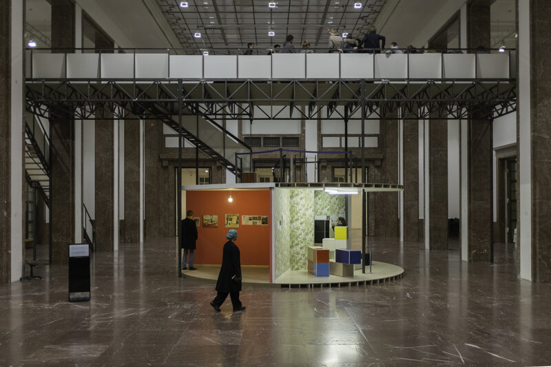 Manfred Pernice, Tutti IV, Installationsansicht, Haus der Kunst, 2013, Foto Jörg Koopmann
