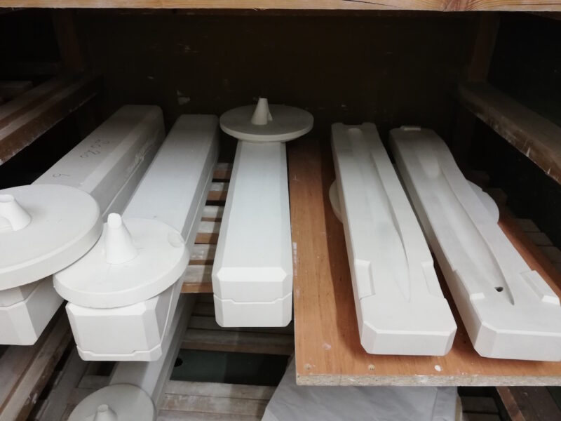 Forms in the drying oven, Photo: Alexandra von Wangenheim