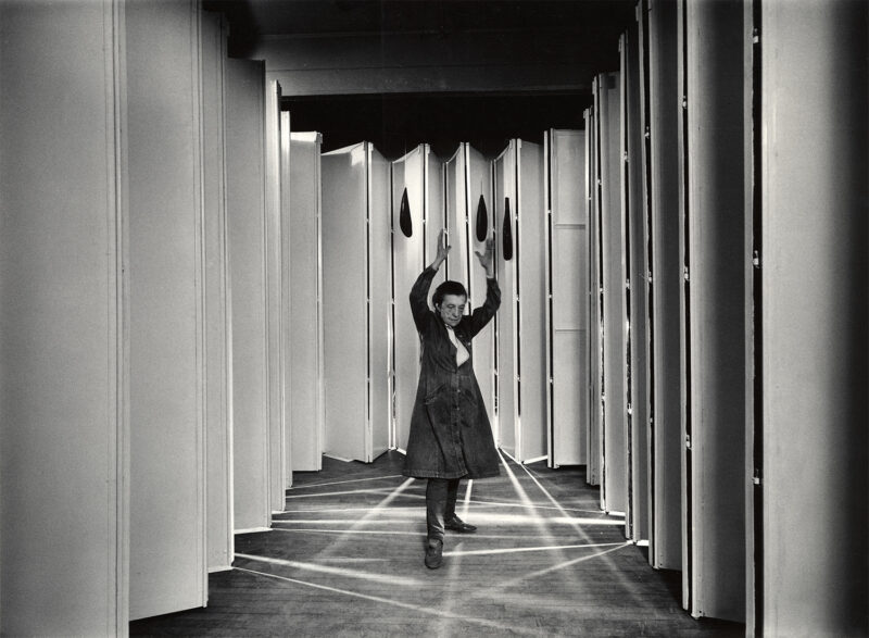 Louise Bourgeois: ARTICULATED LAIR Innenansicht (Coll: MoMA, NYC) in 1986. Foto: © Peter Bellamy Art: © The Easton Foundation / VG Bild-Kunst, Bonn 2015