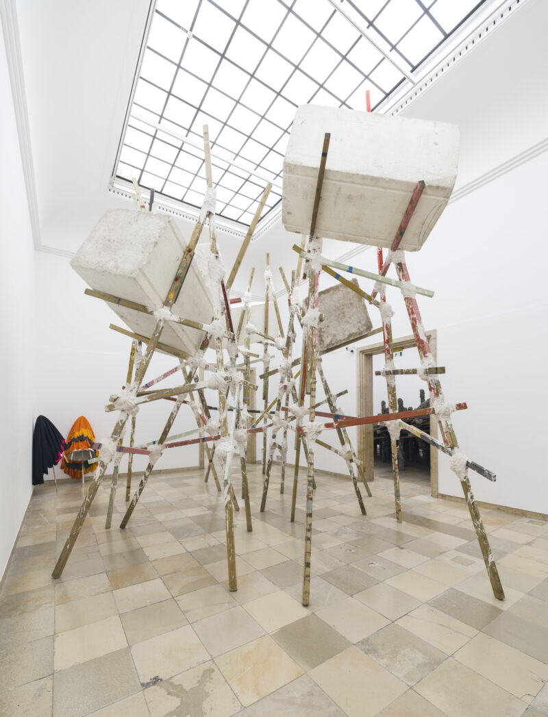 Phyllida Barlow. frontier, Installationsansicht, Haus der Kunst, 2021, Foto: Maximilian Geuter