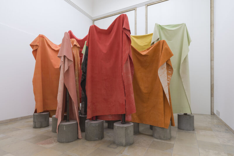 Phyllida Barlow. frontier, Installationsansicht, Haus der Kunst, 2021, Foto: Maximilian Geuter