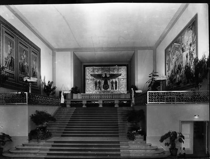 Model of the "House of German Art" on view in the German pavilion of the Paris World Expo, May 24 to November 25, 1937 Interior view (podium of honor; left Die vier Elemente [The Four Elements] by Adolf Ziegler) Photography by Heinrich Hoffmann Bayerische Staatsbibliothek München/Fotoarchiv Hoffmann
