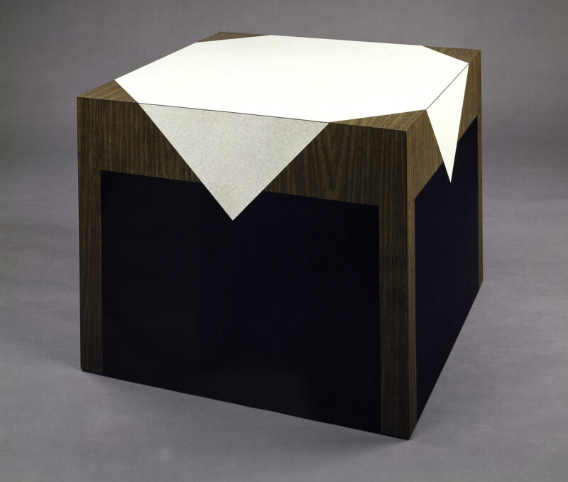 Richard Artschwager Description of Table, 1964 Melamine laminate on plywood 26 1/8 x 31 7/8 x 31 7/8 in. (66.4 x 81 x 81 cm) Whitney Museum of American Art, New York; gift of the Howard and Jean Lipman Foundation, Inc. 66.48 © VG Bild-Kunst, Bonn 2013 Photo: © 2000 Whitney Museum of American Art, New York. Photograph by Steven Sloman