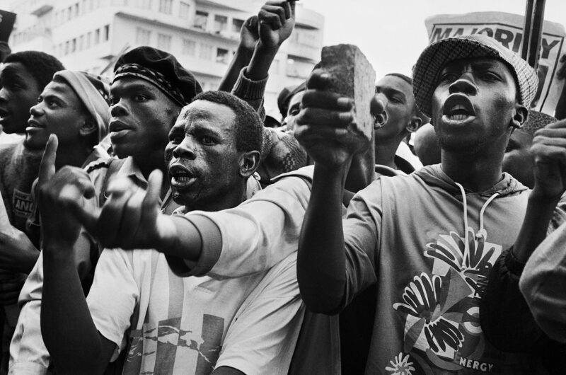 Jodi Bieber: Protest gegen die Ermordung von Chris Hani, 1993 © Goodman Gallery Johannesburg