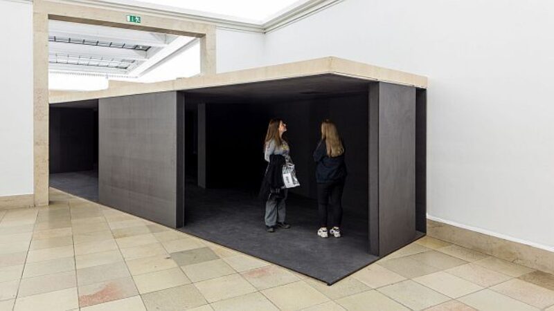 Tilo Schulz, installation view Haus der Kunst, 2014. photo: Maximilian Geuter