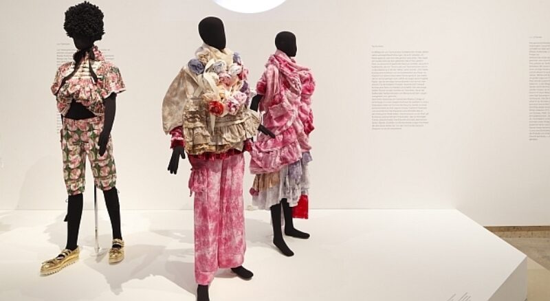 Tao Kurihara / Tao Comme des Garcons, Spring/Summer 2009, pattern from Rúna Thorkelsdottier, installation view Future Beauty – 30 Years of Japanese Fashion, Haus der Kunst, 2011, photo Dirk Eisel