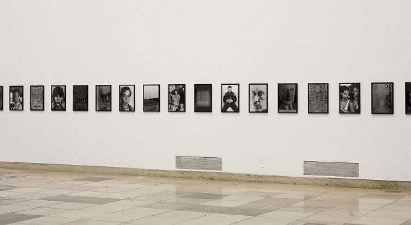 Michael Schmidt. Grau als Farbe. Fotografien bis 2009, Installationsansicht, Haus der Kunst, 2010, Foto Wilfried Petzi © Michael Schmidt, Courtesy Galerie Nordenhake